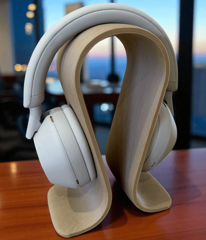 Uchwyt na słuchawki Omega – styl drewna, elegancki stojak na biurko - obrazek 2